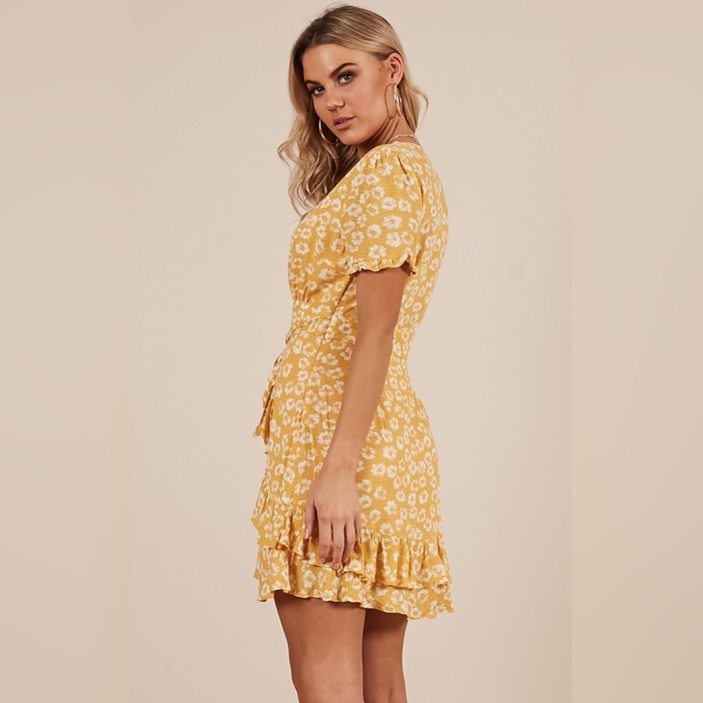 ⭐️ Sadie & Sage Yellow Floral Flowy Dress | Size Small - Picture 3 of 7